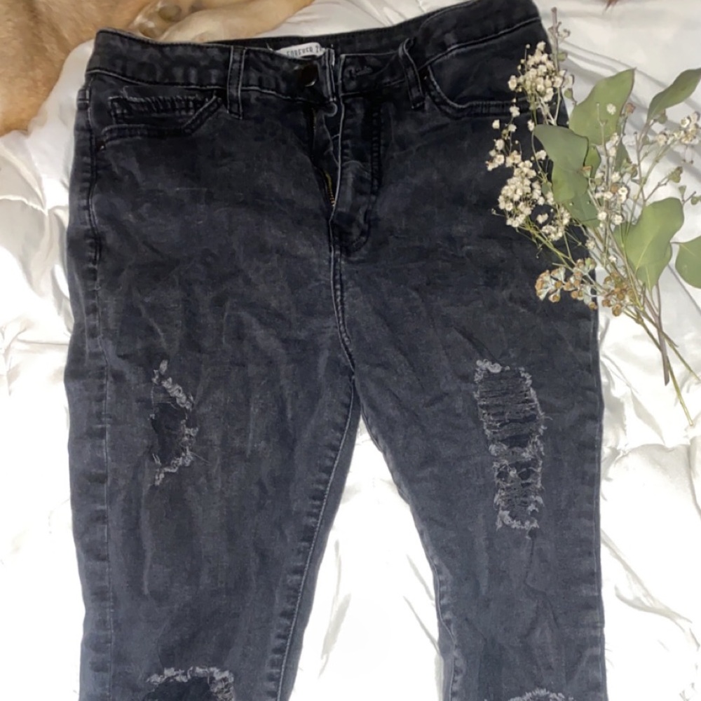 Forever 21 ripped skinny jeans